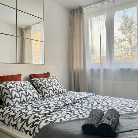 Cozy Apart - Self Check-In 24H Apartment Вроцлав Екстериор снимка